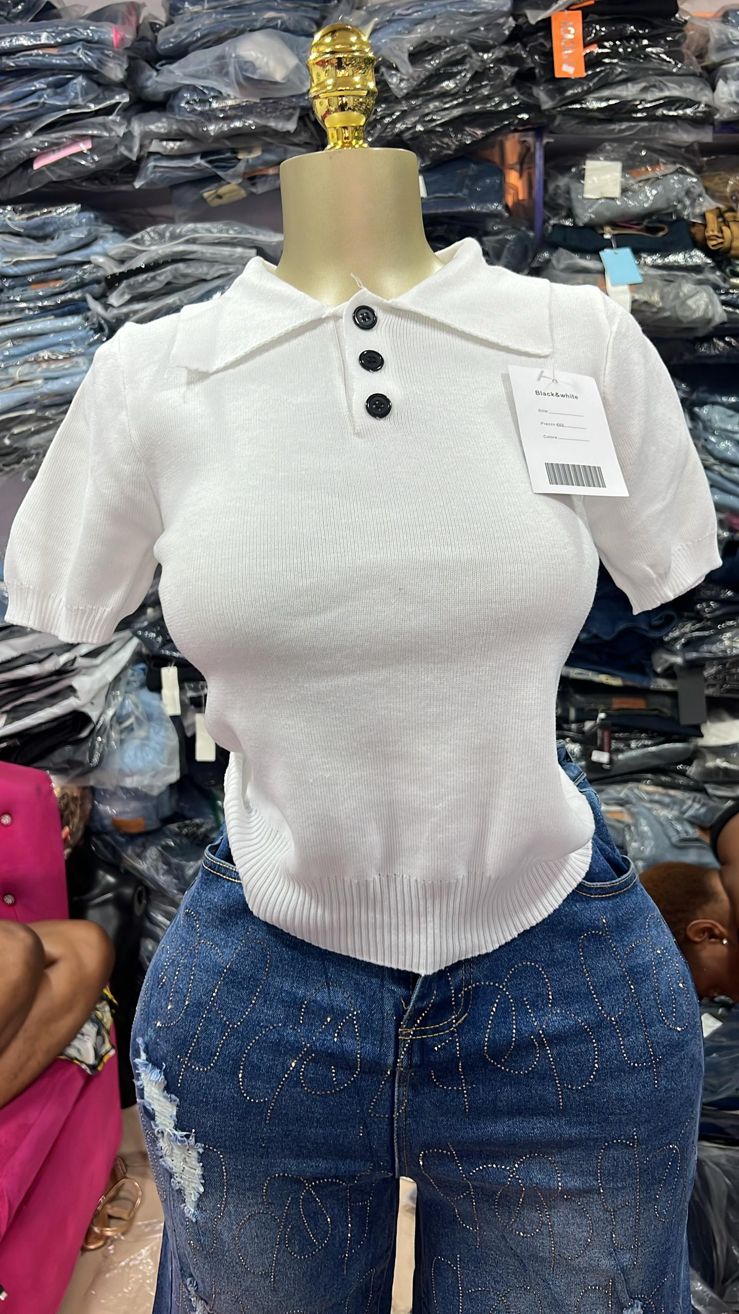 Collar top with button E69 size6-16