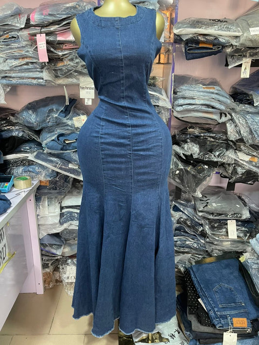 She in long gown SH222