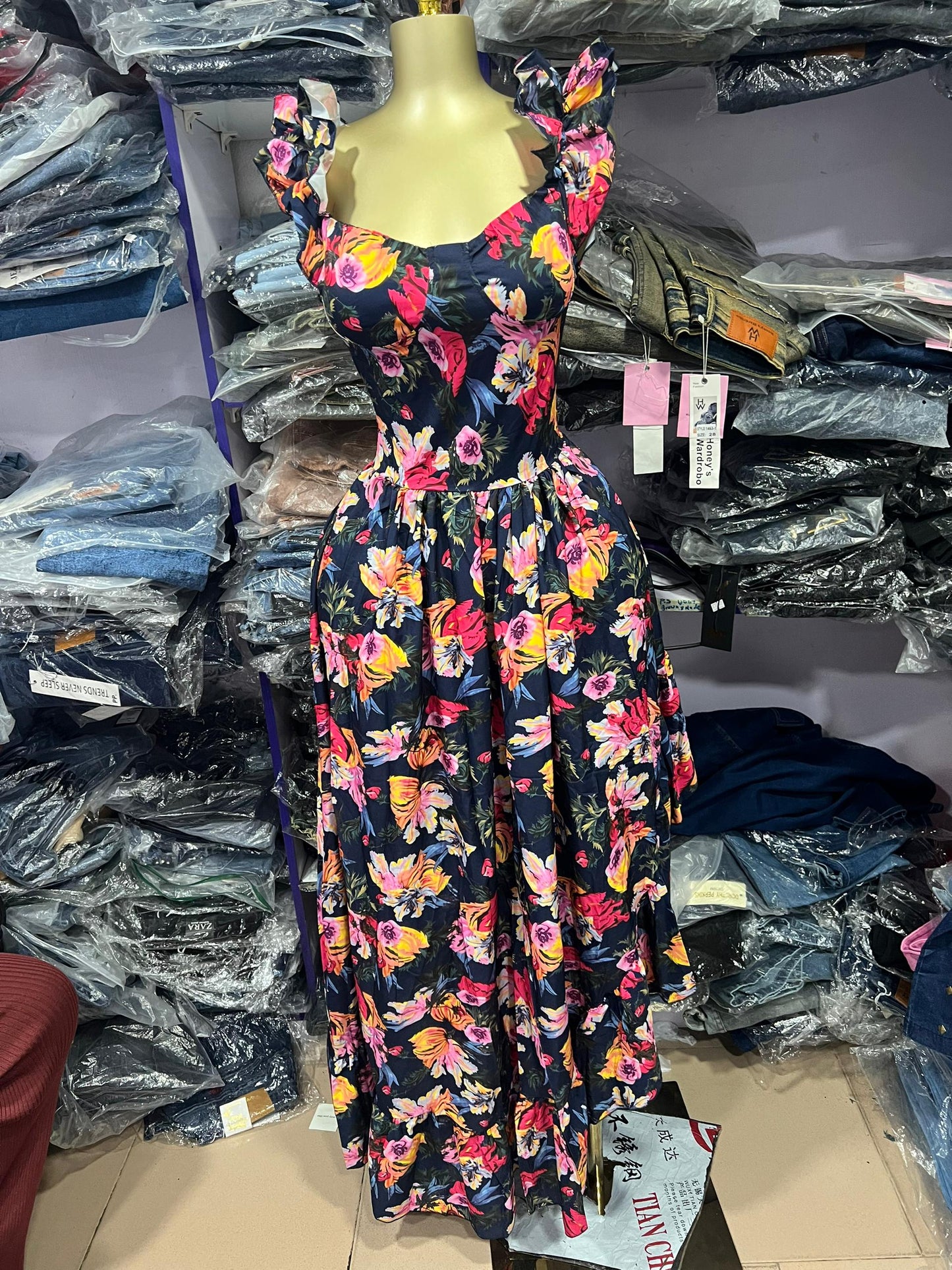 Maxi floral dress size 10-16