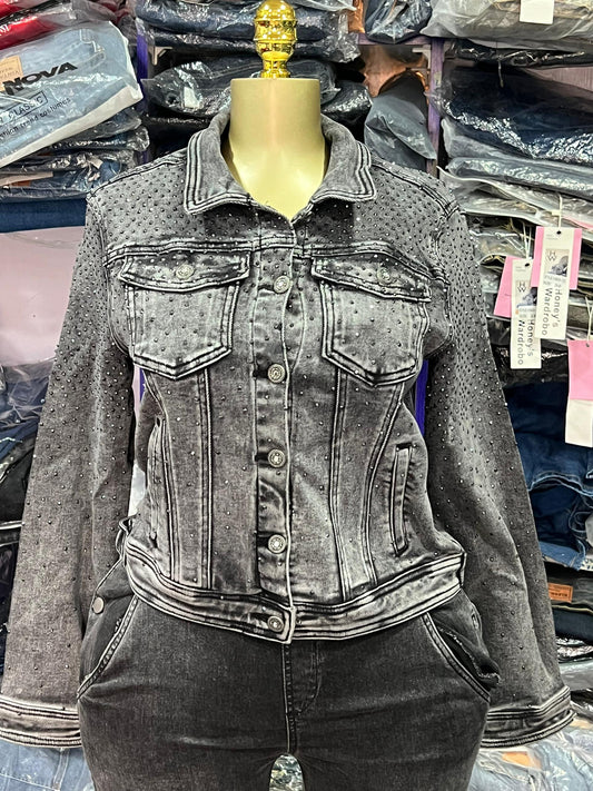 Cropped black jacket with stone