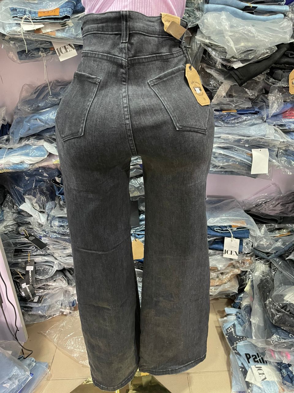 Vintage wears black boyfriend jean 8671
