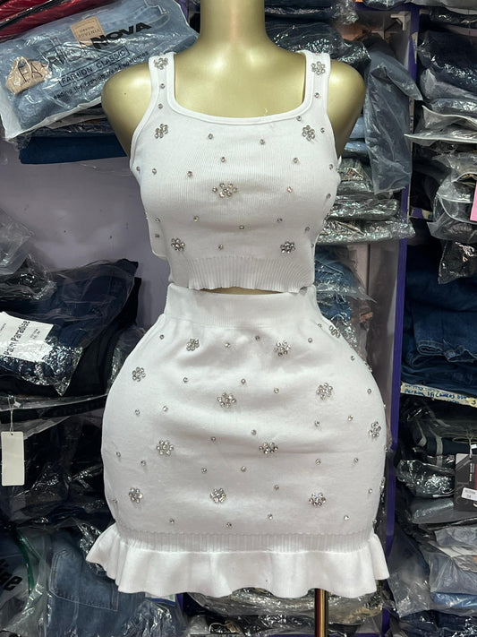 White 2 piece with stone
