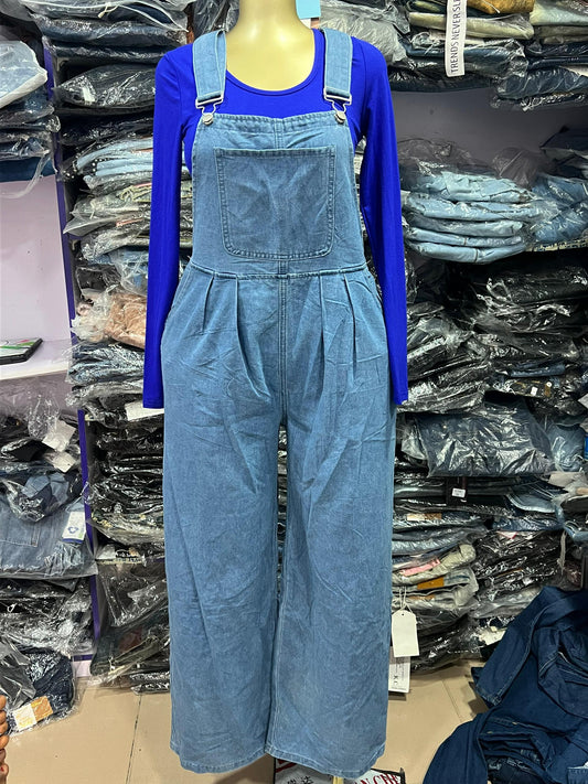 Front pocket Dungarees